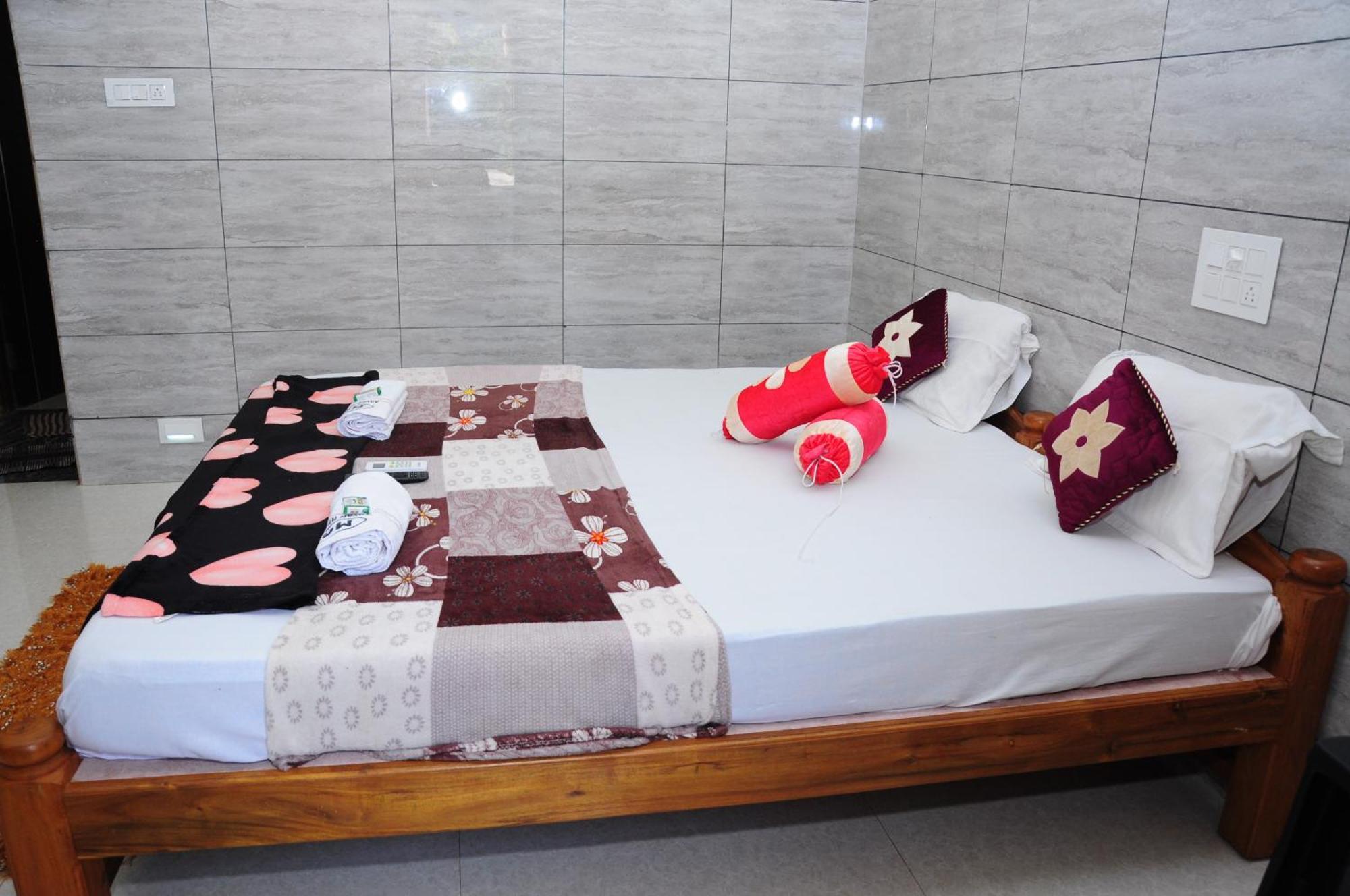Вилла Aryan Residency Mavalli Номер фото